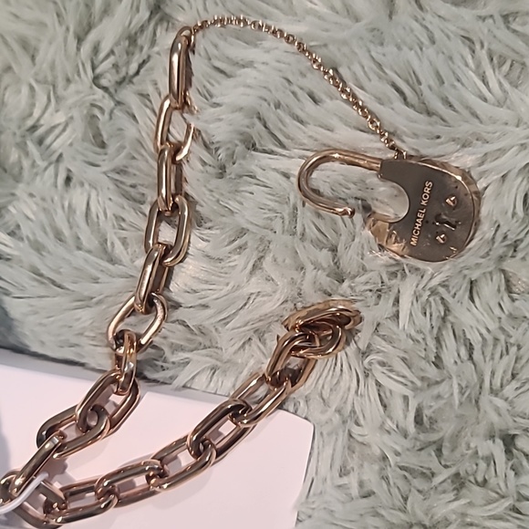 Michael Kors Gold heart lock link chain bracelet - Picture 5 of 11